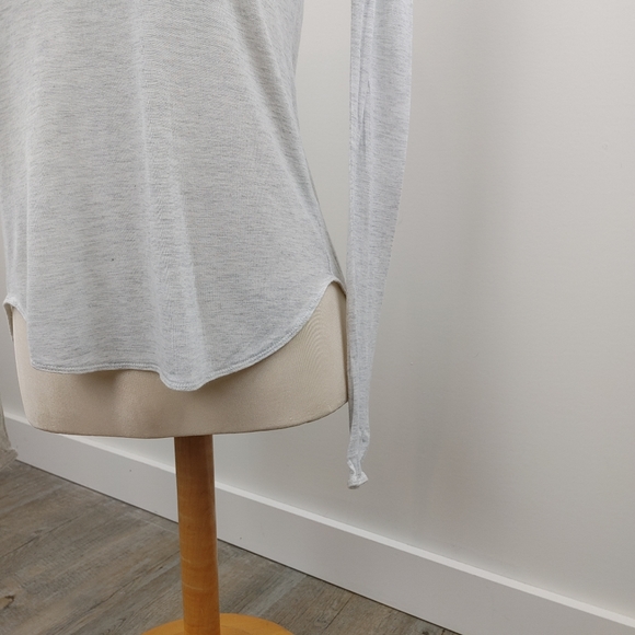 WILFRED ARITZIA | Long Sleeve Gray Open Back Top - Picture 4 of 7